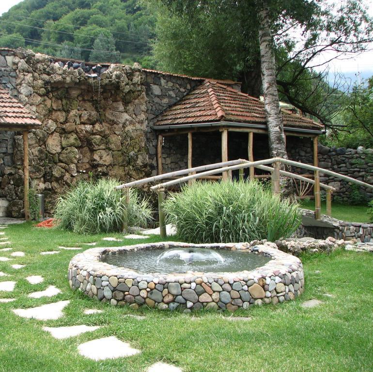 Гостевой дом Villa Jrvezh Дилижан Экстерьер фото