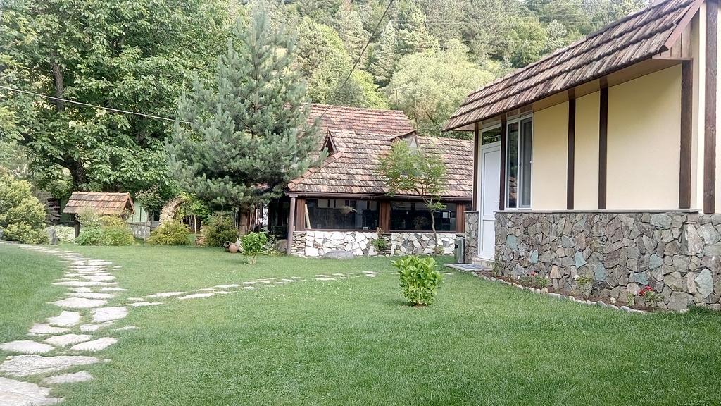 Гостевой дом Villa Jrvezh Дилижан Экстерьер фото