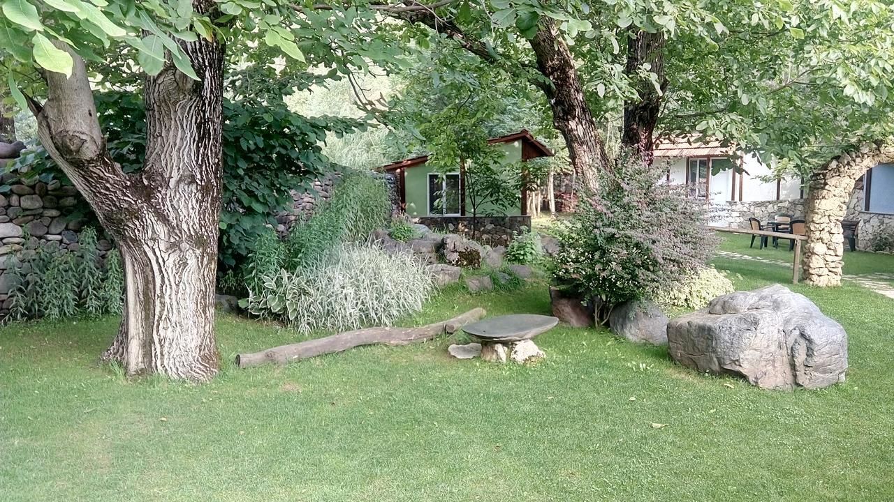 Гостевой дом Villa Jrvezh Дилижан Экстерьер фото